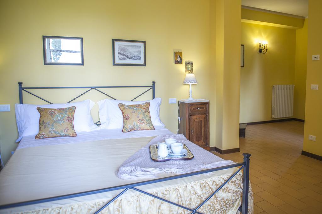 Tenuta Macetona Celle sul Rigo Habitación foto